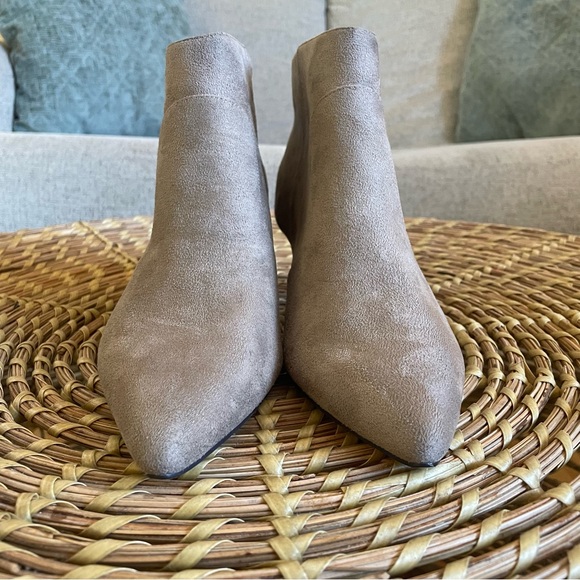 Bella Vita Women’s Tan Suede Dress Bootie Ankle Boot Sz-8 - Picture 7 of 14